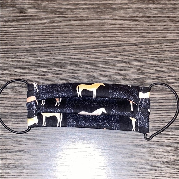 Kids size face masks. Reusable rewashable. - Picture 2 of 3